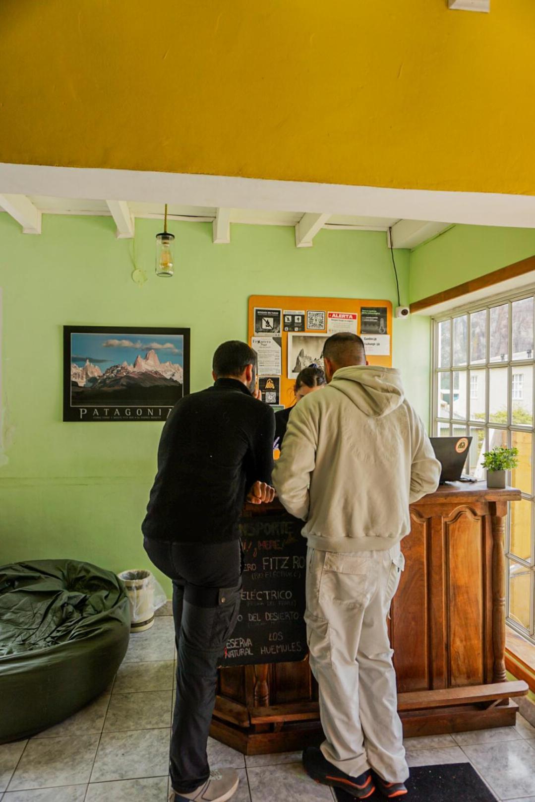 Hostel Wenuy-HOSTERIA LOS ÑIRES El Chaltén Exterior foto