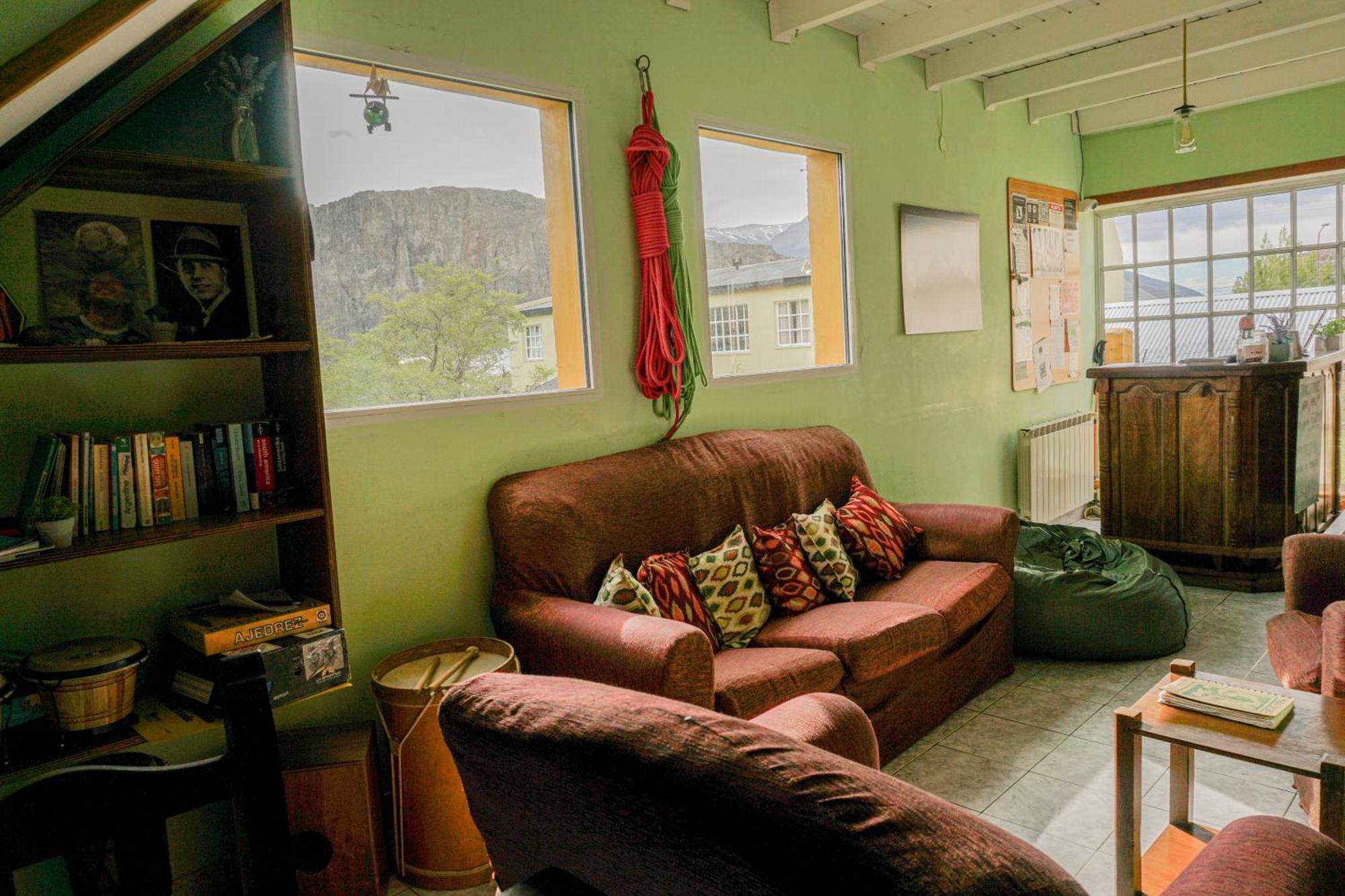 Hostel Wenuy-HOSTERIA LOS ÑIRES El Chaltén Exterior foto